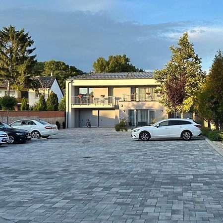 Linden Apartman 106 - Adults Only Mosonmagyaróvár Dış mekan fotoğraf