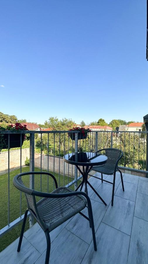 Linden Apartman 106 - Adults Only Mosonmagyaróvár Dış mekan fotoğraf