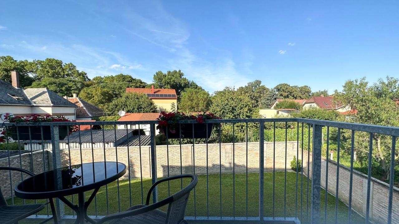 Linden Apartman 106 - Adults Only Mosonmagyaróvár Dış mekan fotoğraf