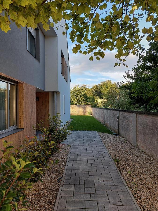 Linden Apartman 106 - Adults Only Mosonmagyaróvár Dış mekan fotoğraf