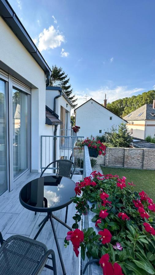 Linden Apartman 106 - Adults Only Mosonmagyaróvár Dış mekan fotoğraf