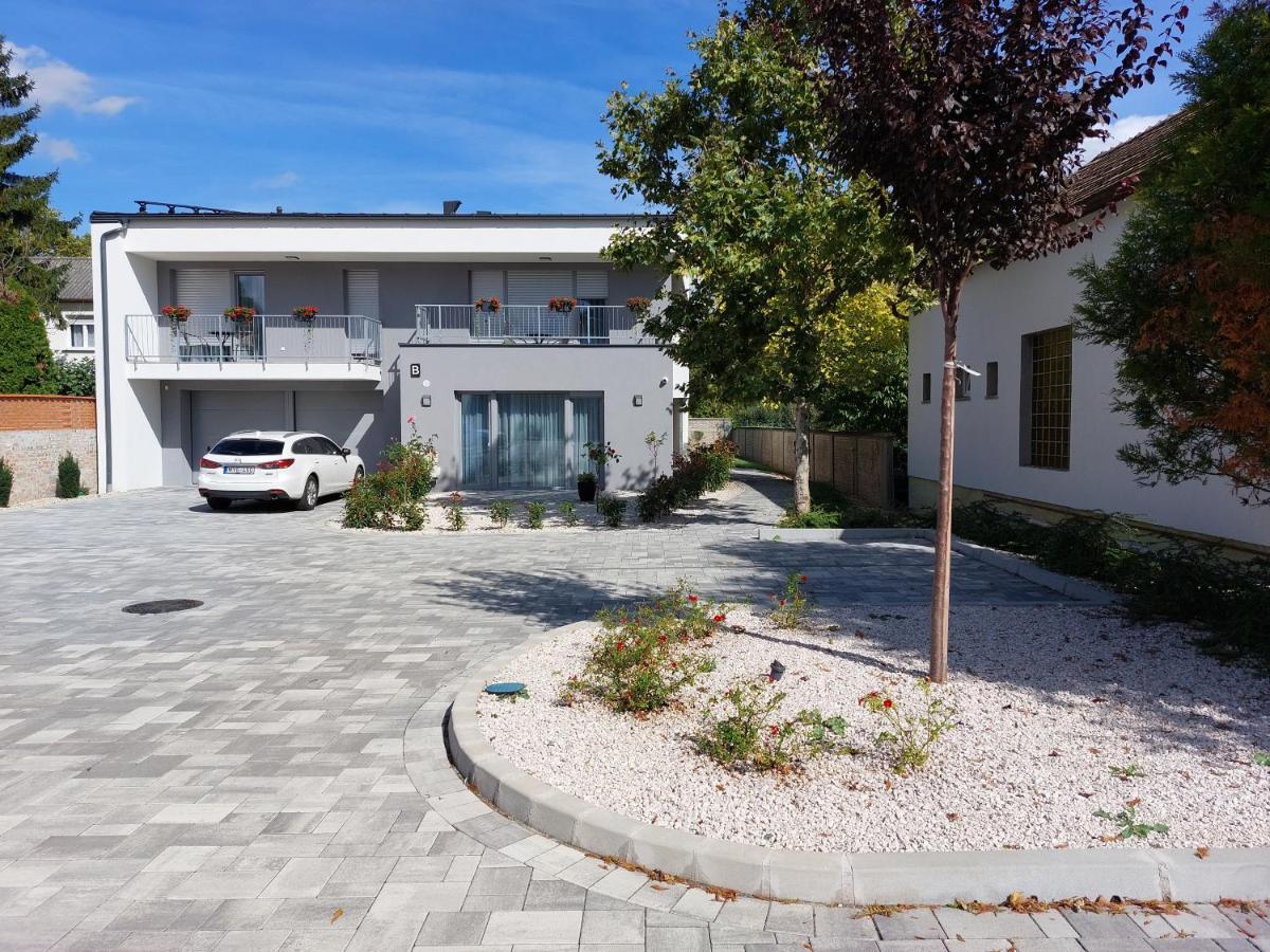Linden Apartman 106 - Adults Only Mosonmagyaróvár Dış mekan fotoğraf