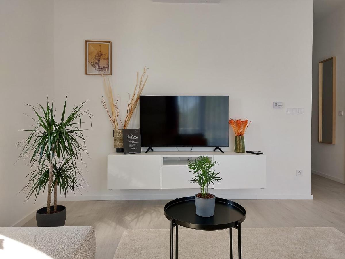 Linden Apartman 106 - Adults Only Mosonmagyaróvár Dış mekan fotoğraf